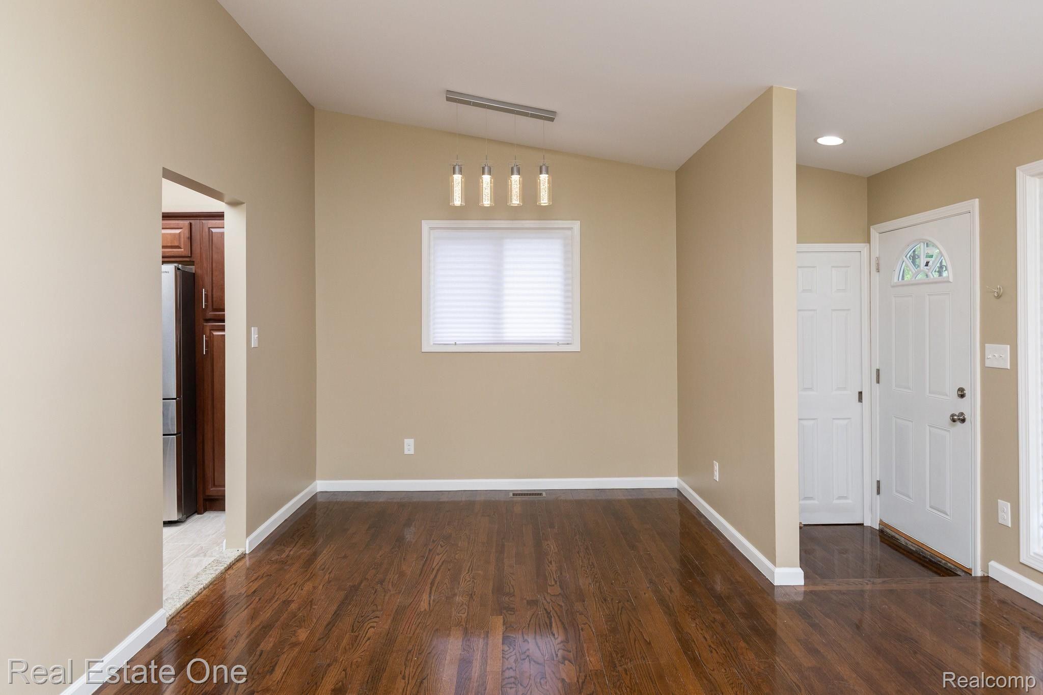 19130 Berg Road Detroit, MI 48219 - Photo 8 of 38 19130BergRd-8.jpg