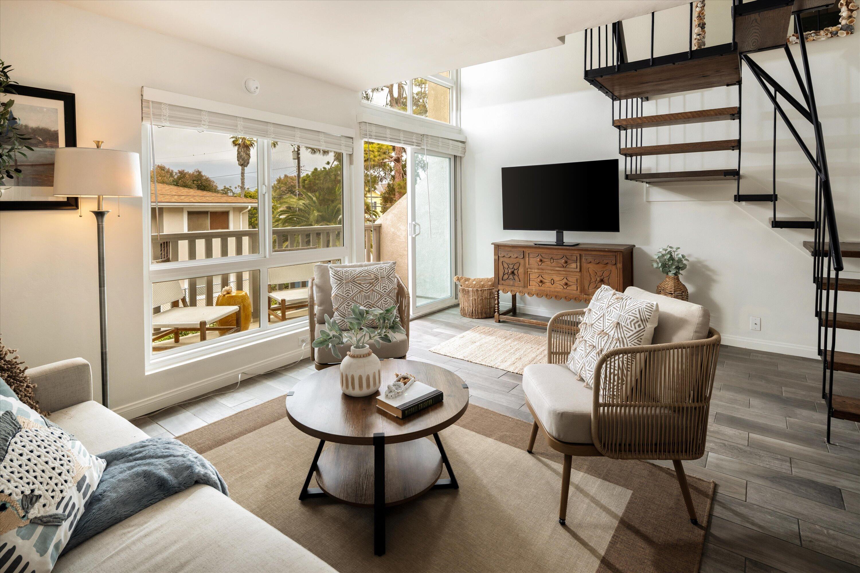 4700 Sandyland Road, Unit 54 Carpinteria, CA 93013 - Photo 8 of 26 Living room