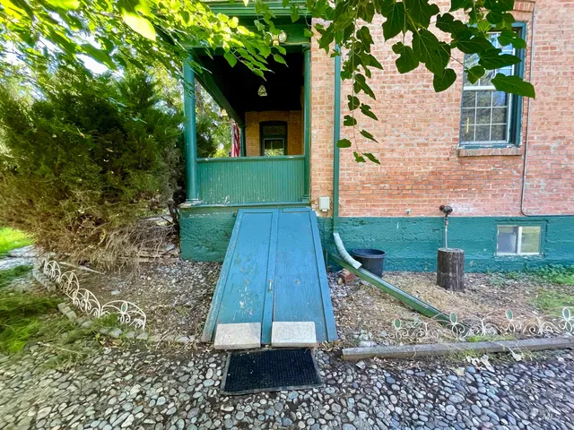 $449,900 | 2827 South 1050 East, Hagerman, ID 83332