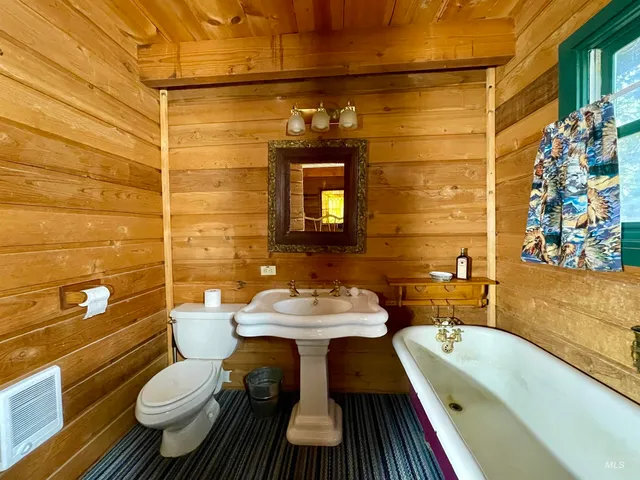 $449,900 | 2827 South 1050 East, Hagerman, ID 83332