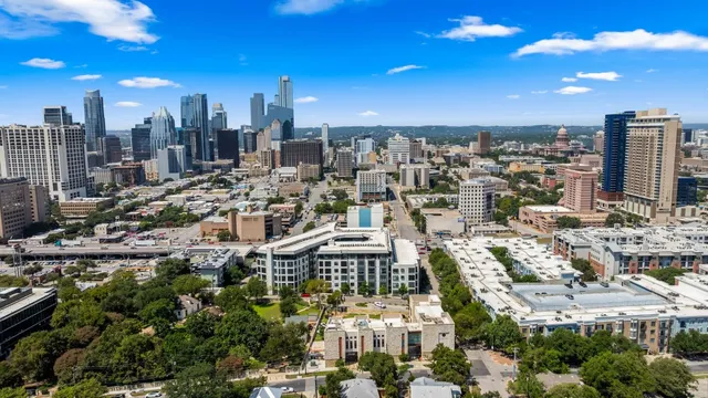 $785,000 | 800 Embassy Drive, Unit 337, Austin, TX 78702