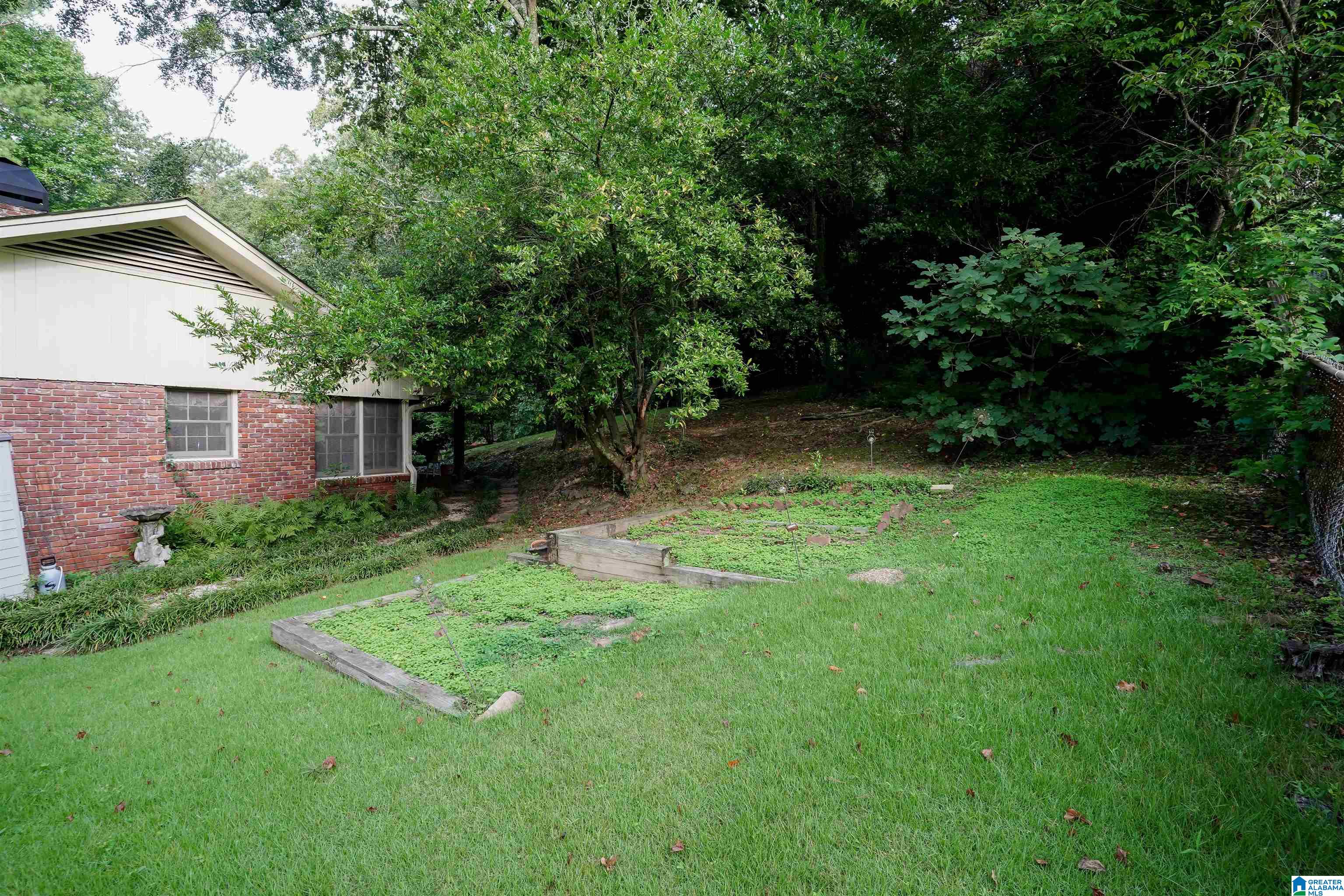 1316 Round Hl Road Birmingham, AL 35216 - Photo 5 of 42