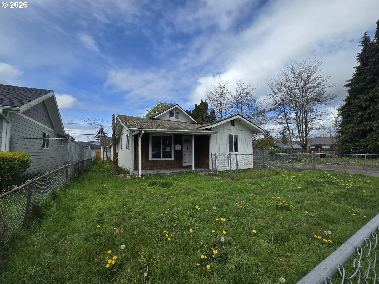 159 16th Avenue Longview, WA 98632 - Photo 1 of 20