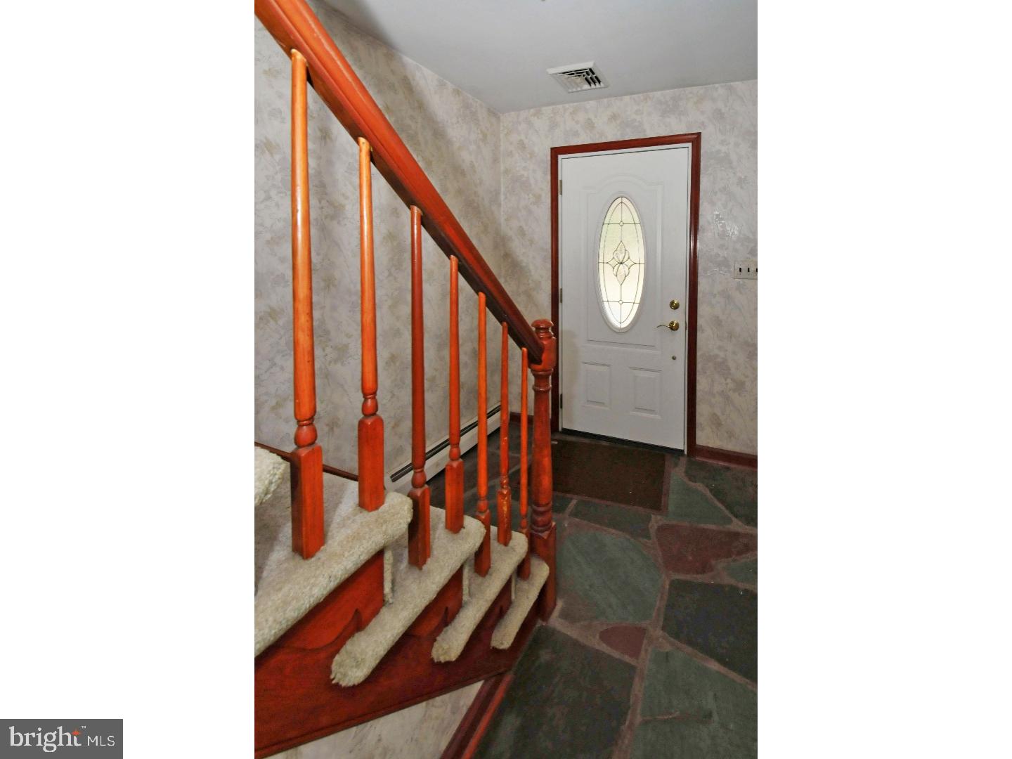711 Fulmer Road Pottstown, PA 19465 - Photo 2 of 24 Foyer