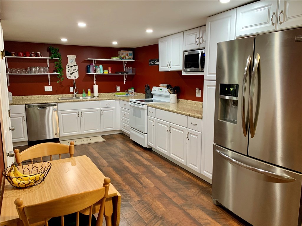 357 Rocky Hill Road Scituate, RI 02857 - Photo 12 of 39