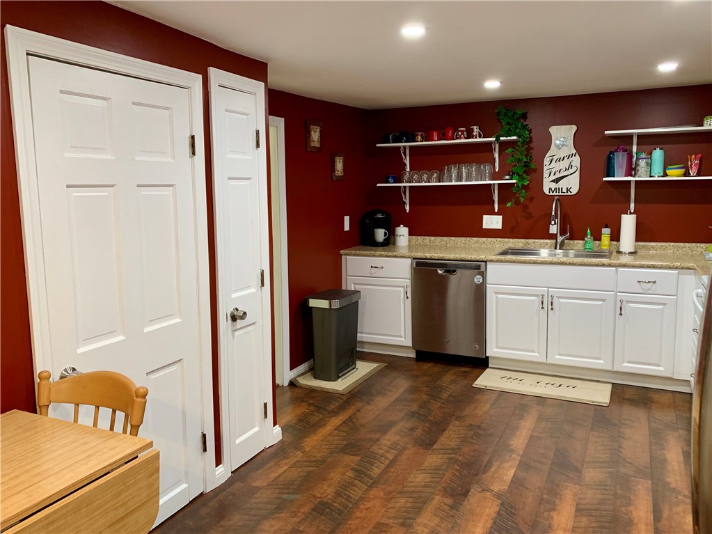 357 Rocky Hill Road Scituate, RI 02857 - Photo 13 of 39