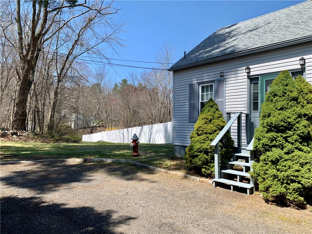 357 Rocky Hill Road Scituate, RI 02857 - Photo 3 of 39