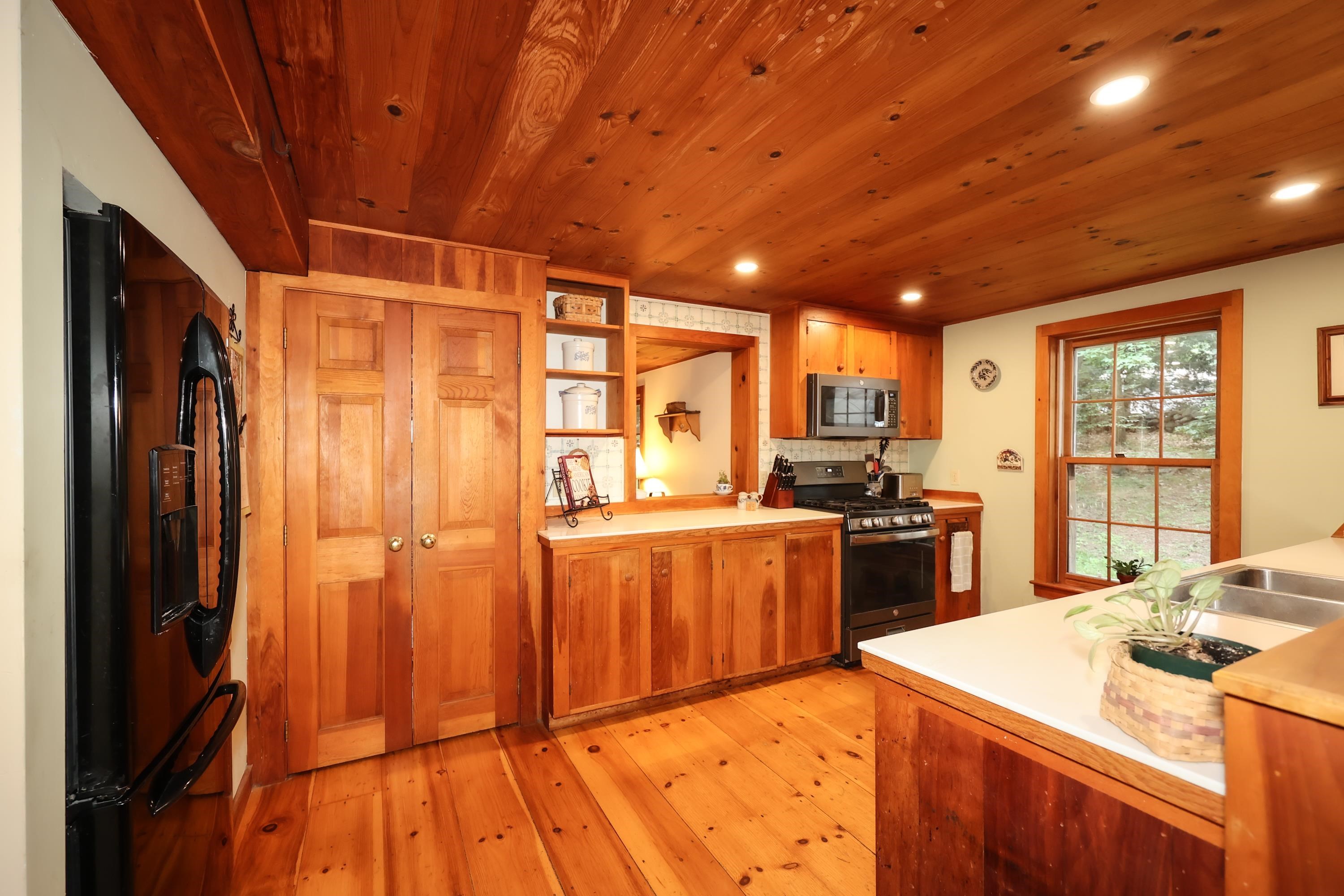 294 North Road Deerfield, NH 03037 - Photo 17 of 40