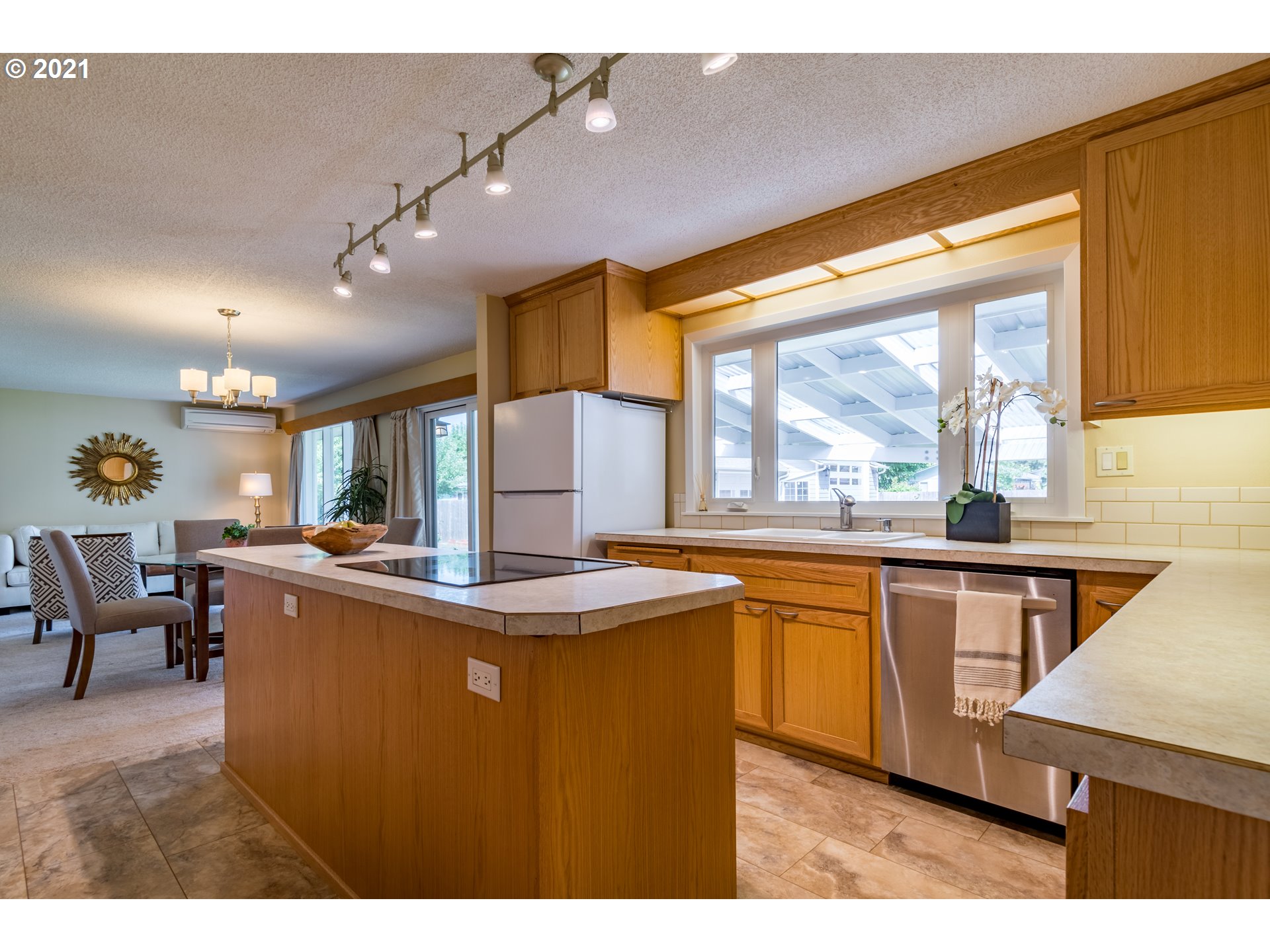 1165 6th Street Springfield, OR 97477 - Photo 8 of 32