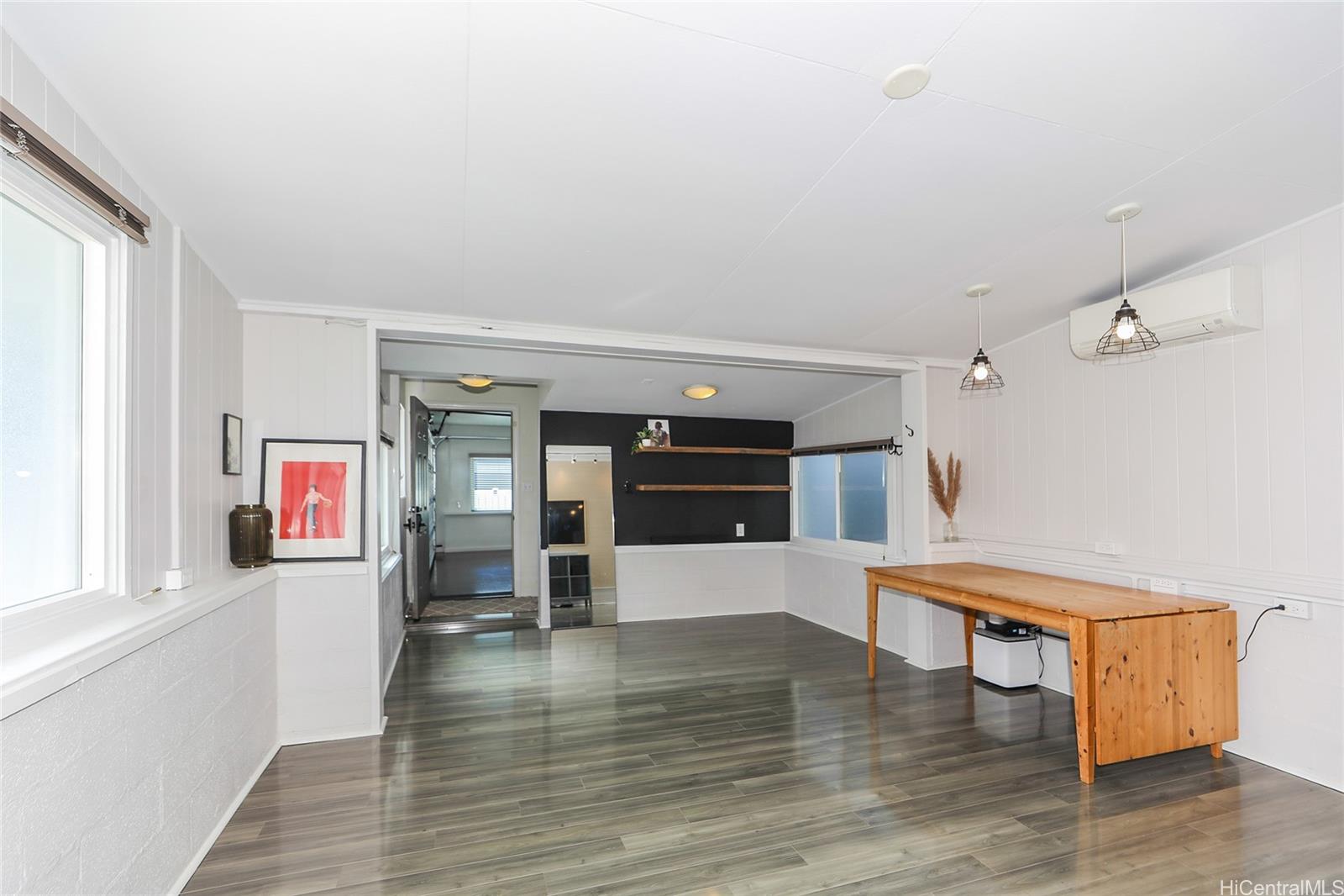 3305 East Manoa Road Honolulu, HI 96822 - Photo 9 of 25 a view of an entryway with wooden floor