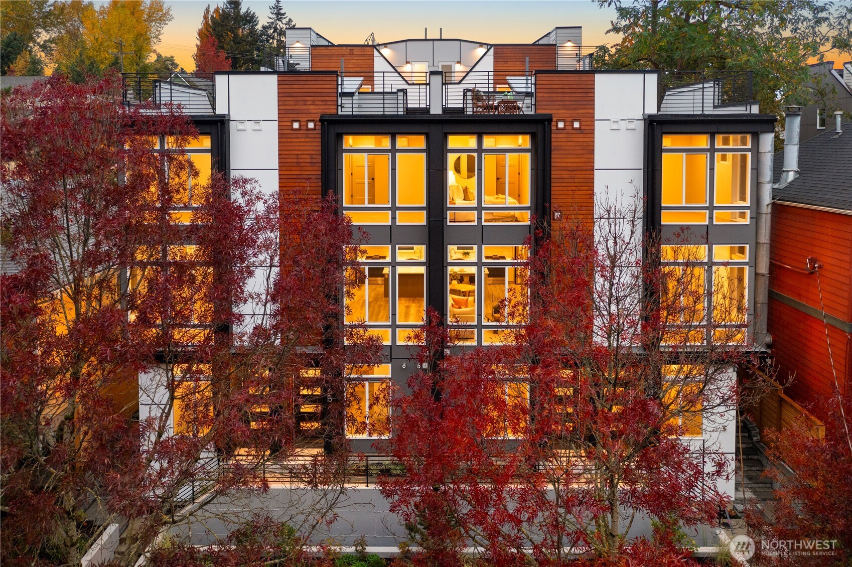 922 North 35th Street Seattle, WA 98103 - Photo 1 of 32 Gallery Image 1