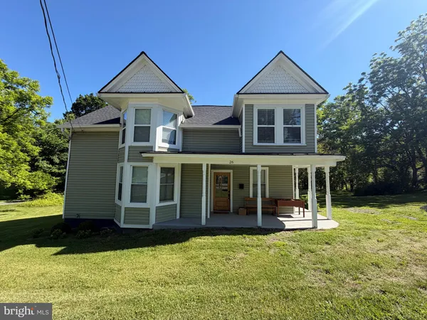 $775,000 | 26 West Colonial Highway, Hamilton, VA 20158