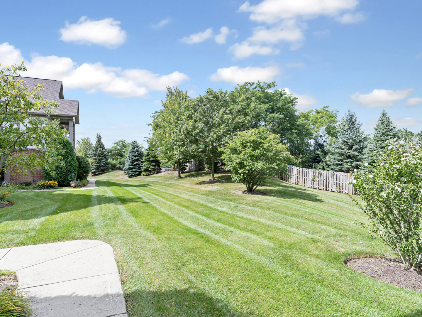 880 June Terrace, Unit 270 Lake Zurich, IL 60047 - Photo 22 of 26 a view of a park