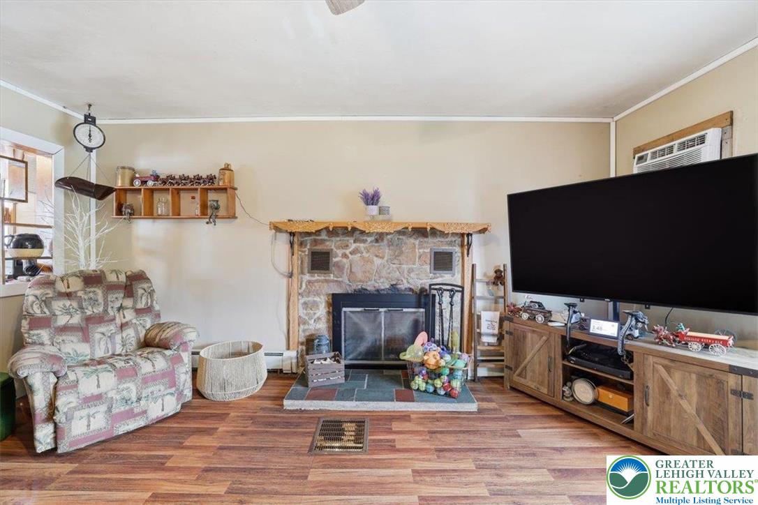 831 East Ridge Street Lansford, PA 18232 - Photo 6 of 53
