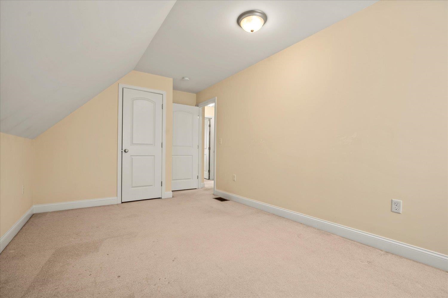 39 Cedar Creek Barrington, NH 03825 - Photo 18 of 34