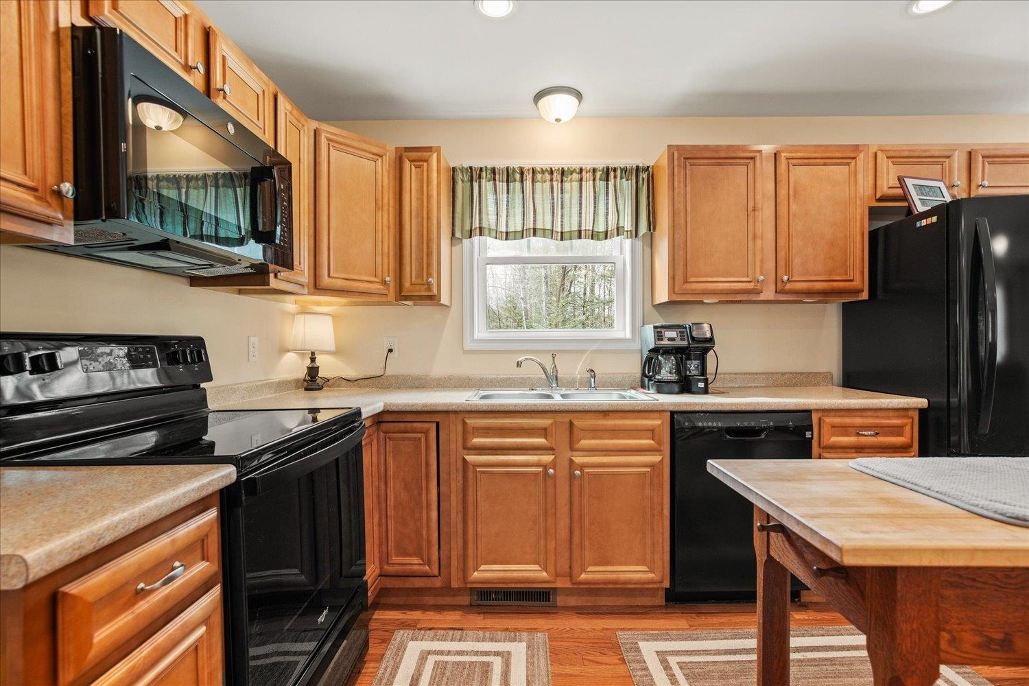 39 Cedar Creek Barrington, NH 03825 - Photo 3 of 34