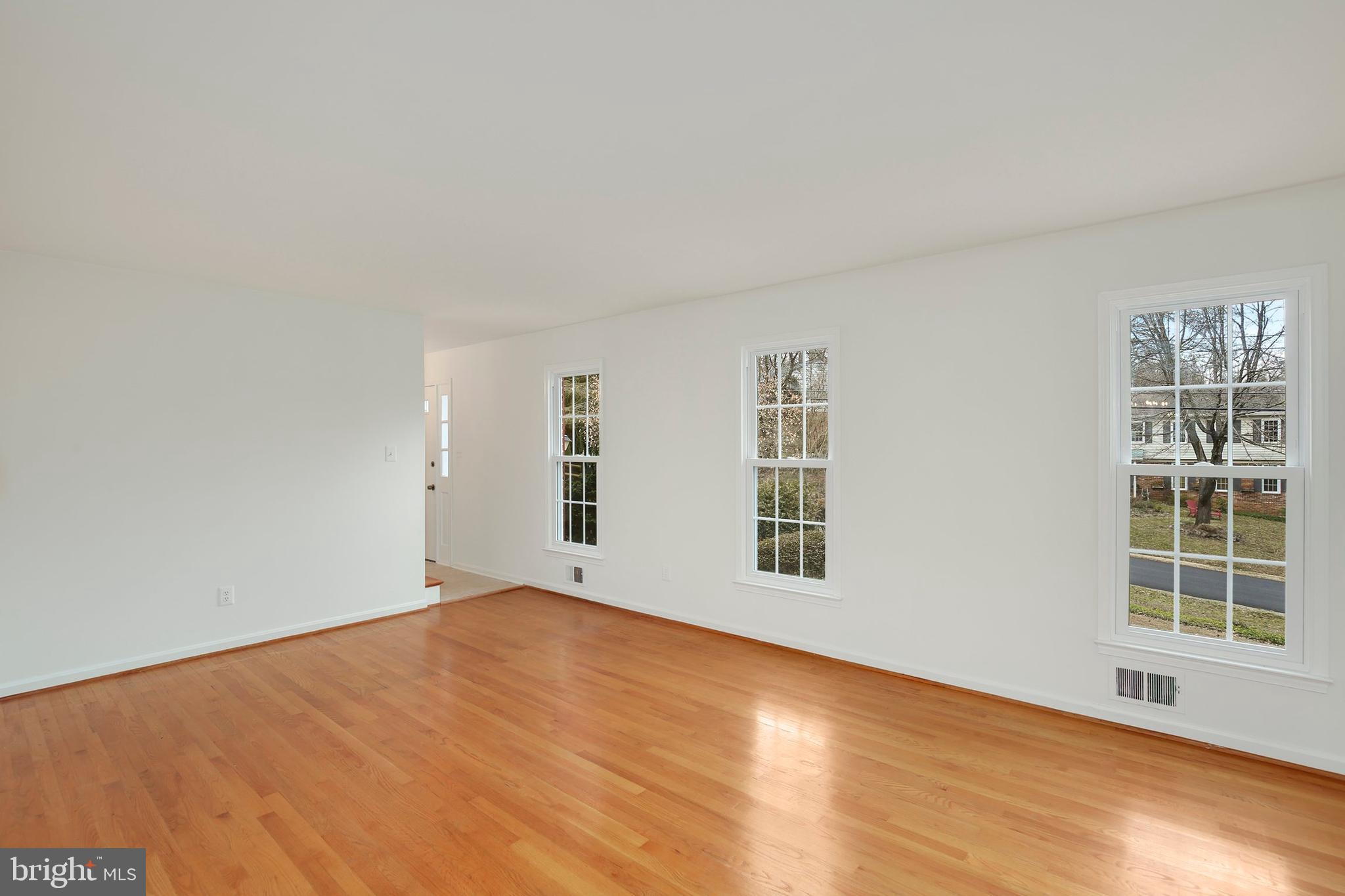 12231 St James Road Potomac, MD 20854 - Photo 2 of 36 Gallery Image 2
