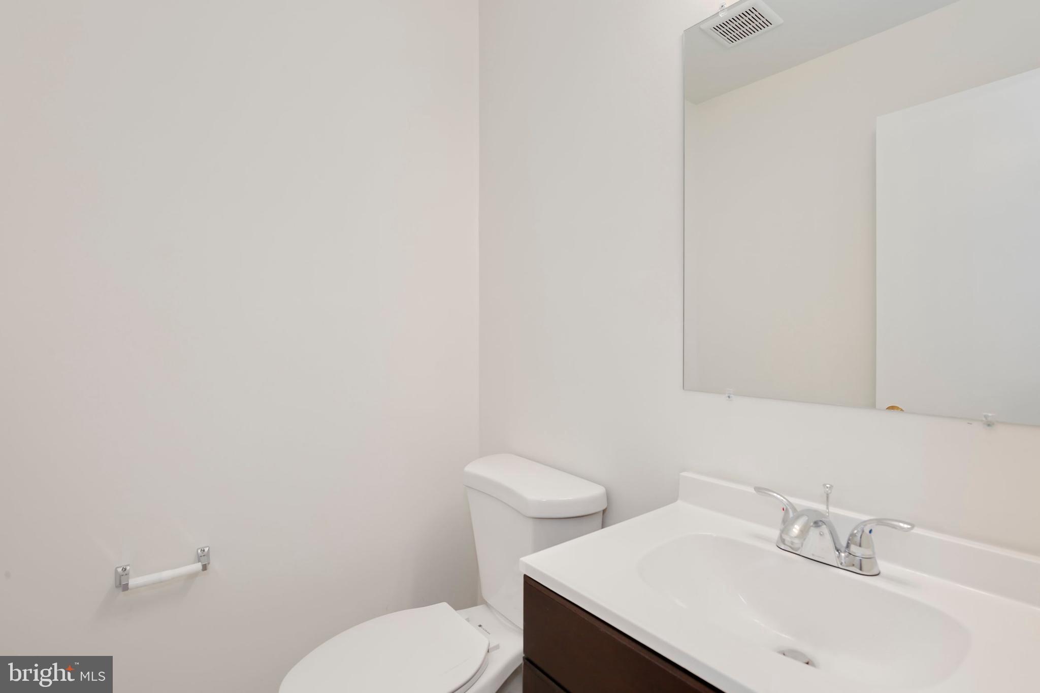 12231 St James Road Potomac, MD 20854 - Photo 11 of 36 Gallery Image 11