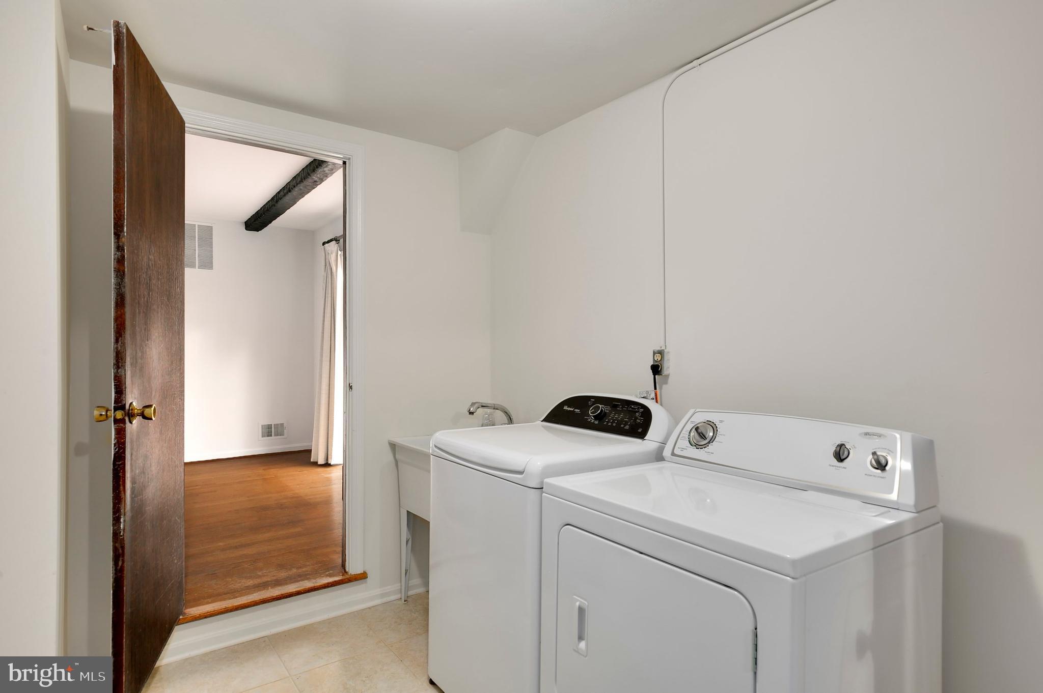 12231 St James Road Potomac, MD 20854 - Photo 16 of 36 Gallery Image 16