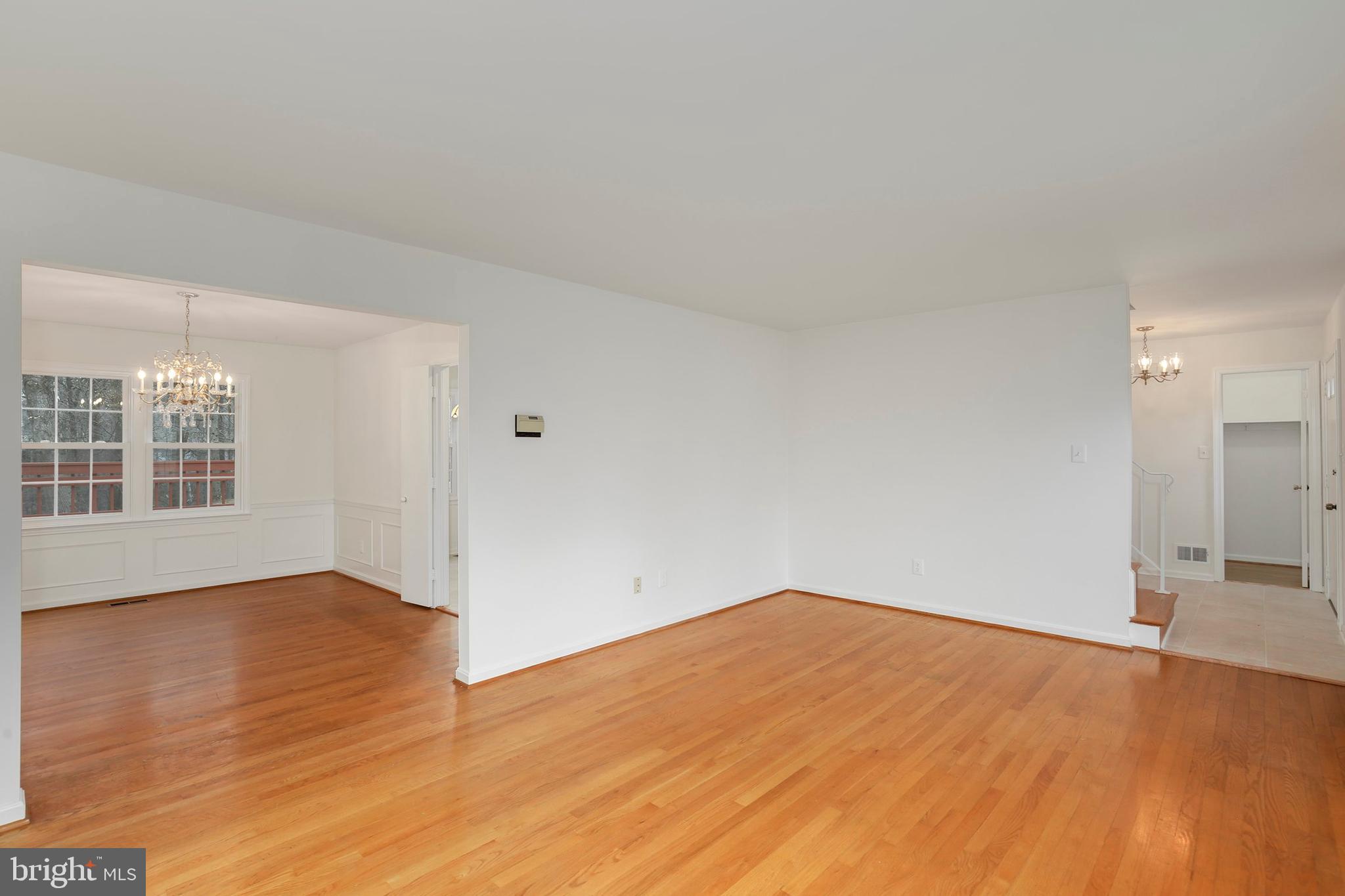 12231 St James Road Potomac, MD 20854 - Photo 3 of 36 Gallery Image 3
