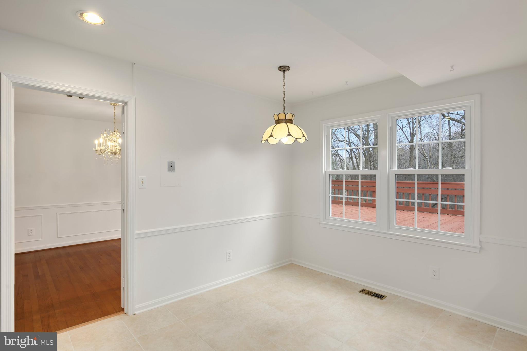 12231 St James Road Potomac, MD 20854 - Photo 5 of 36 Gallery Image 5
