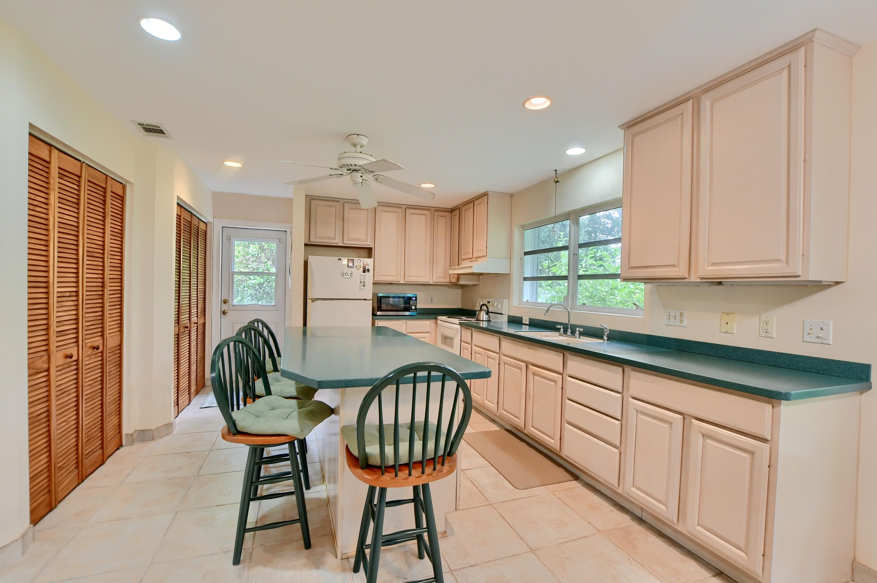 245 Northwest 45th Street Boca Raton, FL 33431 - Photo 11 of 37 33_ebf_0640-hdr(5)