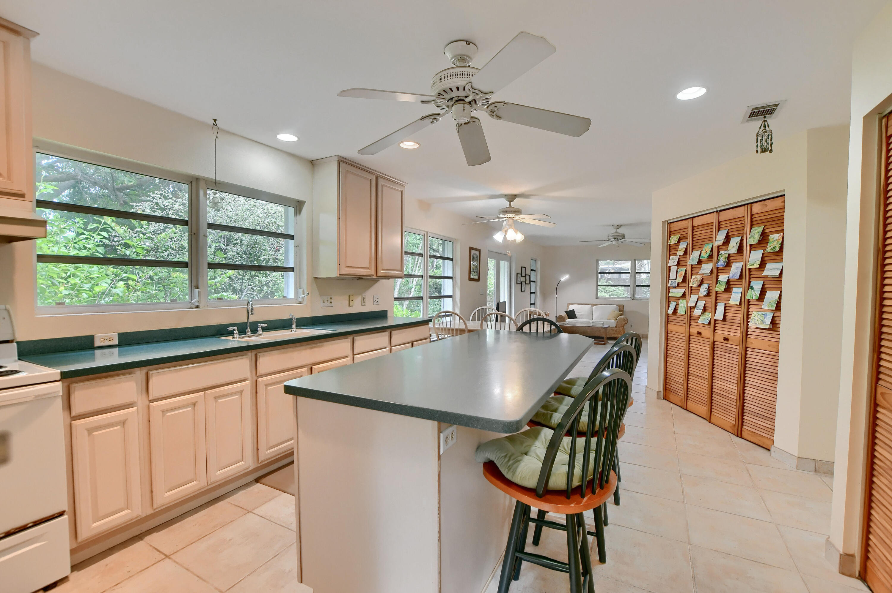 245 Northwest 45th Street Boca Raton, FL 33431 - Photo 13 of 37 35_ebf_0650-hdr(5)