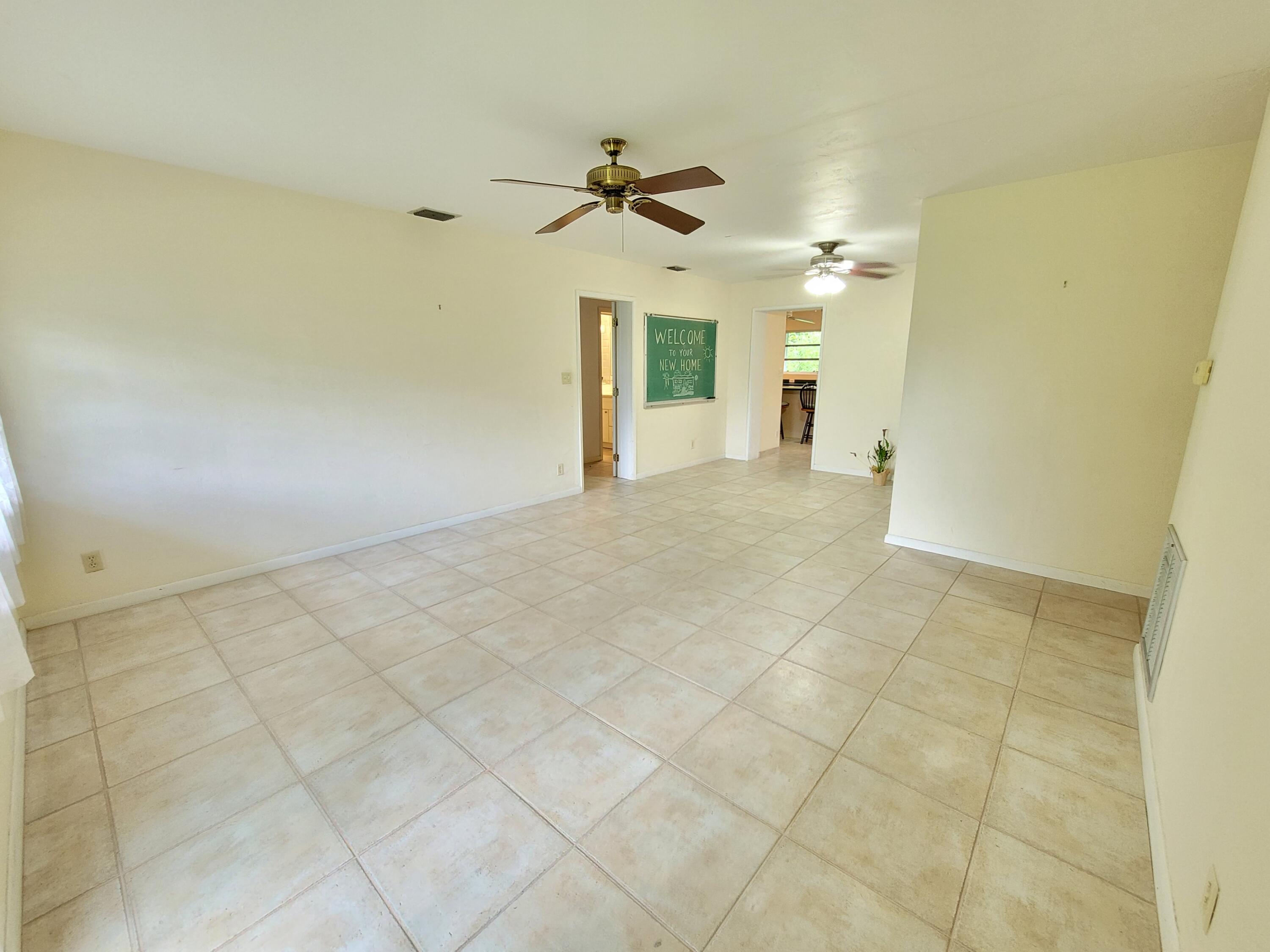 245 Northwest 45th Street Boca Raton, FL 33431 - Photo 21 of 37 2022-08-27 11.51.47