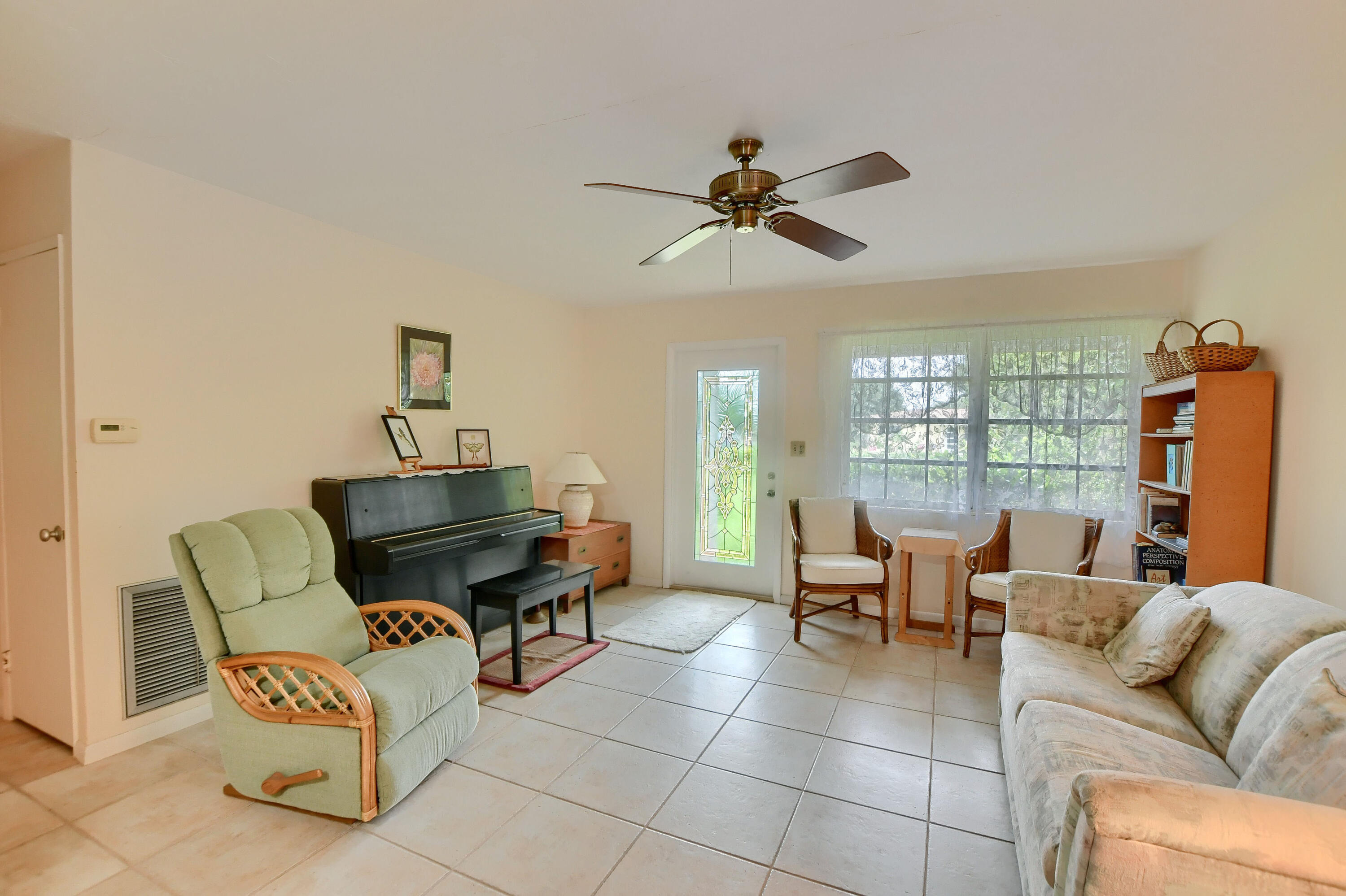 245 Northwest 45th Street Boca Raton, FL 33431 - Photo 3 of 37 22_ebf_0585-hdr(5)