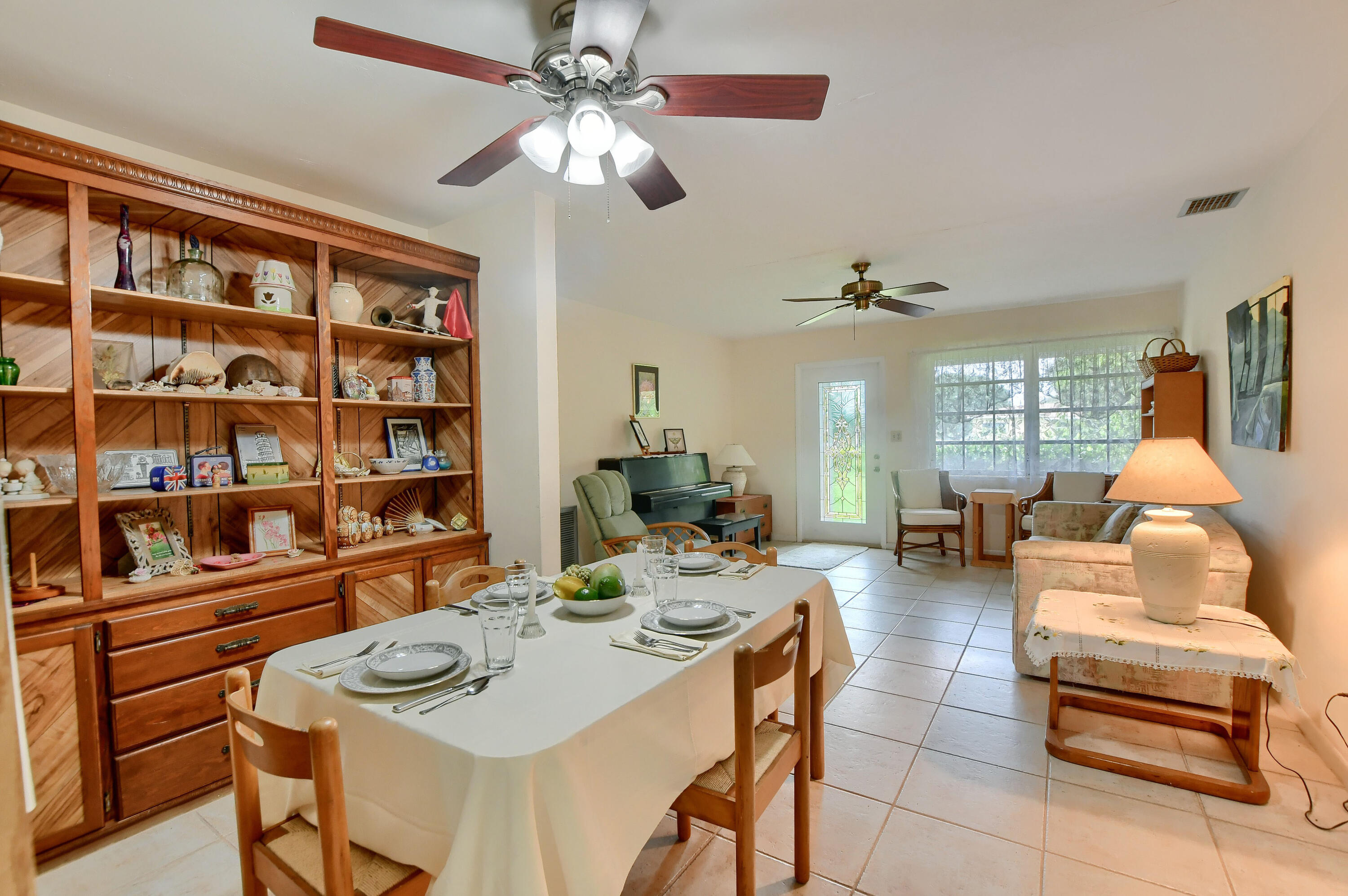 245 Northwest 45th Street Boca Raton, FL 33431 - Photo 4 of 37 26_ebf_0605-hdr(5)