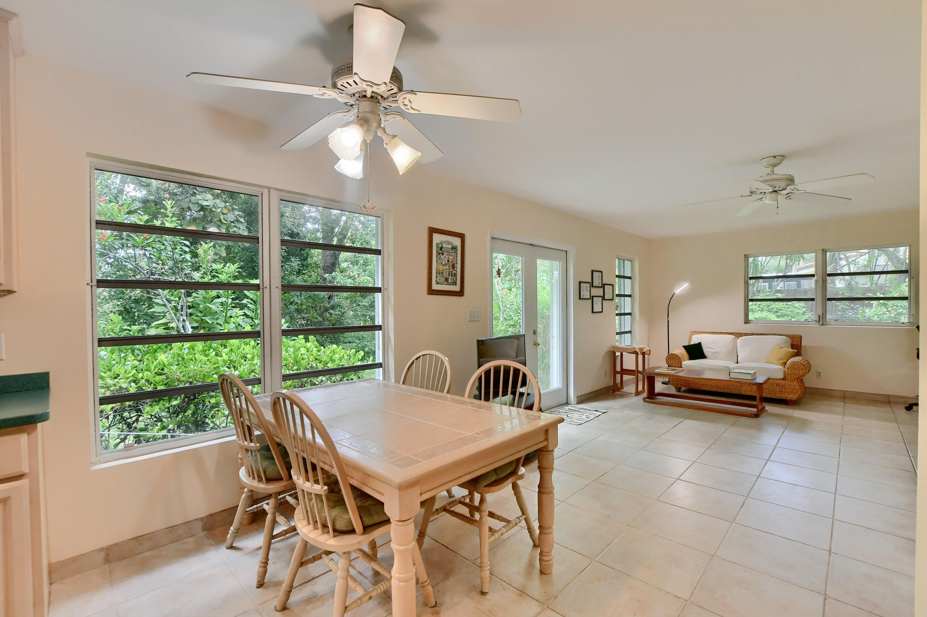 245 Northwest 45th Street Boca Raton, FL 33431 - Photo 10 of 37 32_ebf_0635-hdr(5)