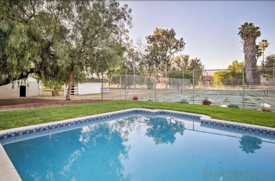 28114 Queensbridge Road Valley Center, CA 92082 - Photo 23 of 43 Gallery Image 23