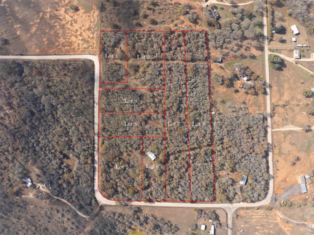 766 Bugtussle Lane Luling, TX 78648 - Photo 5 of 10 a bathroom with a shower