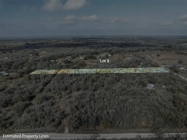 a view of a dry yard