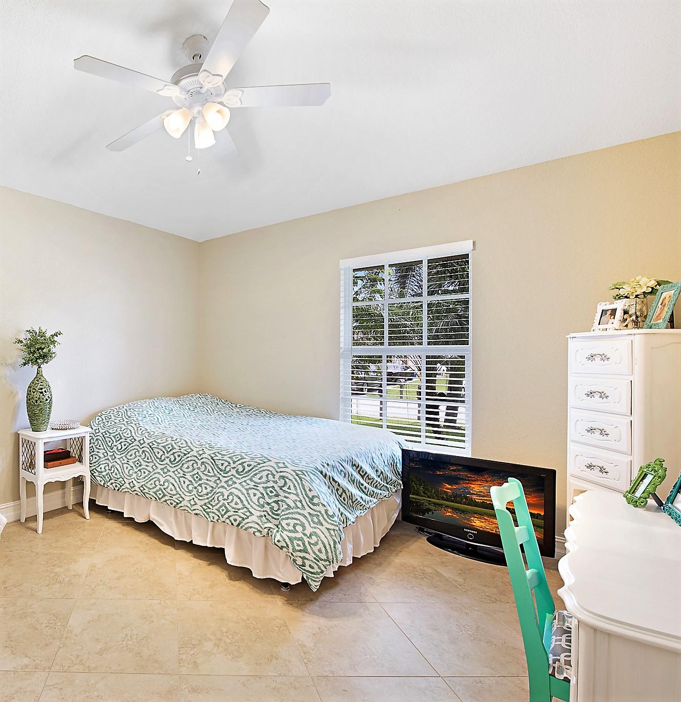 6597 Riparian Road Lake Worth, FL 33462 - Photo 11 of 16 6597-Riparian-Rd-Lake-Worth-MKH_7874