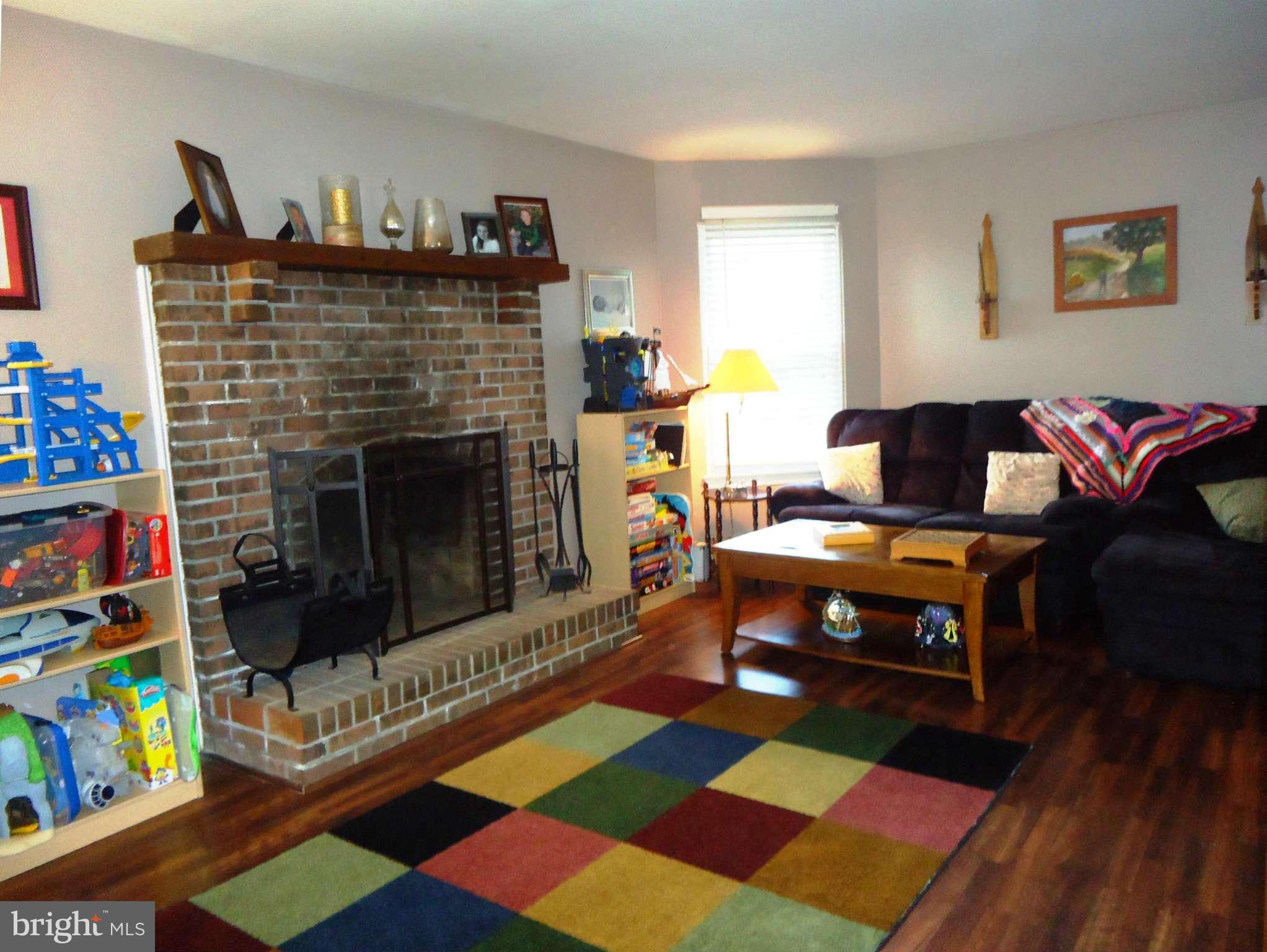 9316 Oak White Road Baltimore, MD 21236 - Photo 8 of 30 Family Room