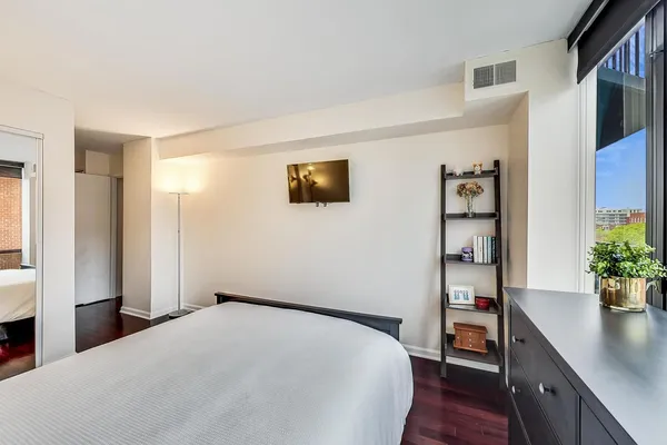 $4,000 | 1309 North Wells Street, Unit 605, Chicago, IL 60610