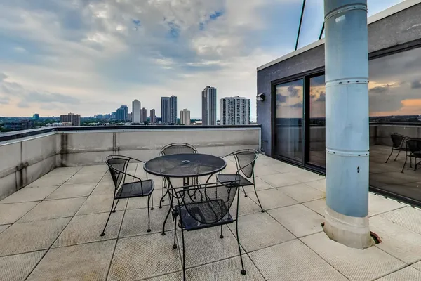 $4,000 | 1309 North Wells Street, Unit 605, Chicago, IL 60610