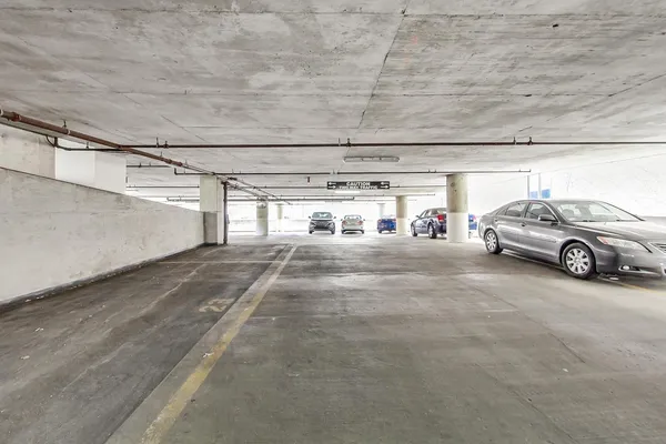 $4,000 | 1309 North Wells Street, Unit 605, Chicago, IL 60610