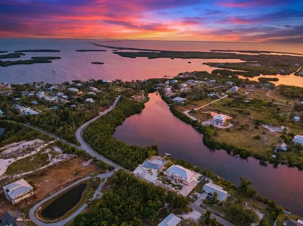 $1,399,000 | 910 Bayshore Drive, Terra Ceia, FL 34250