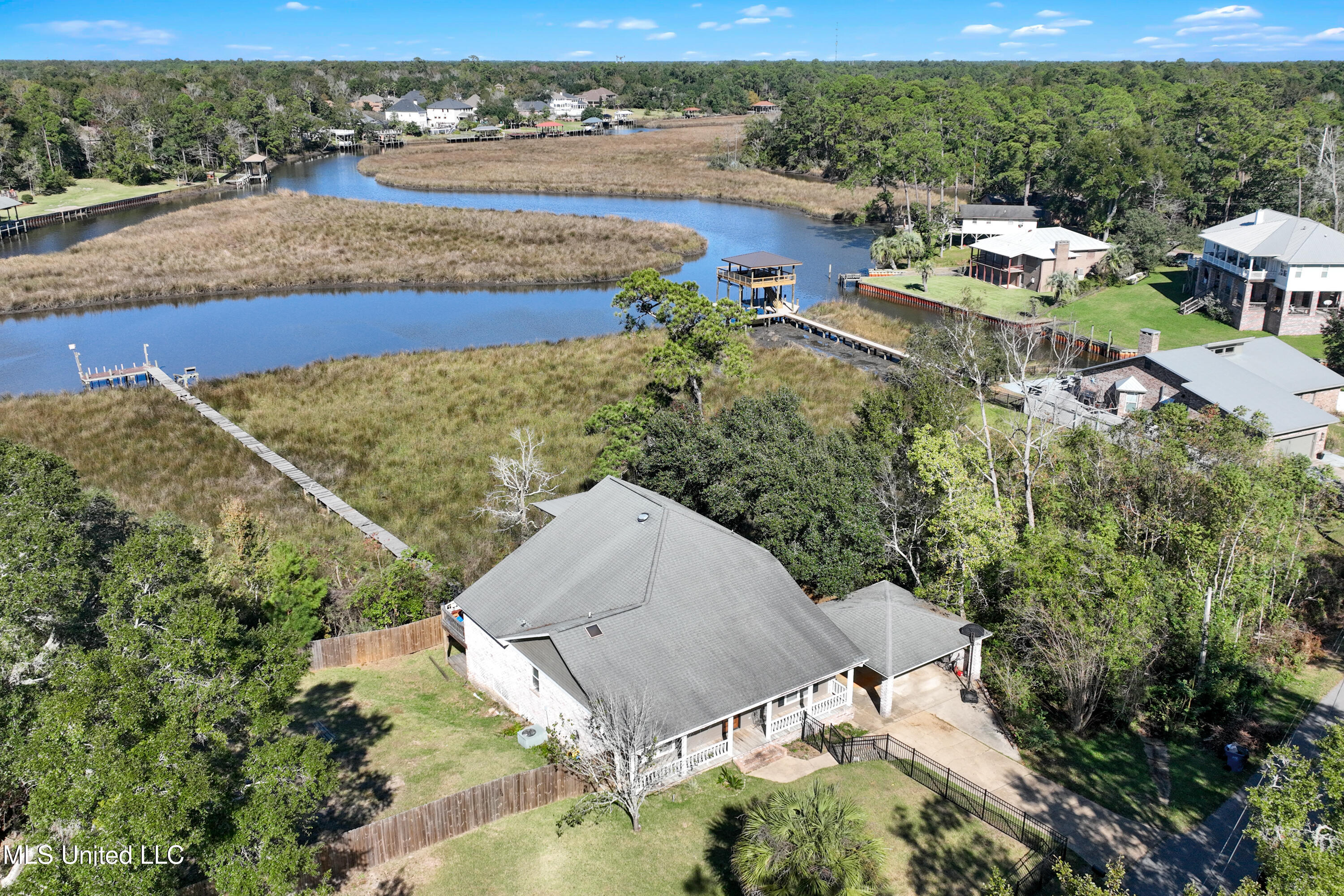 3333 Pine Circle Ocean Springs, MS 39564 - Photo 2 of 45 003