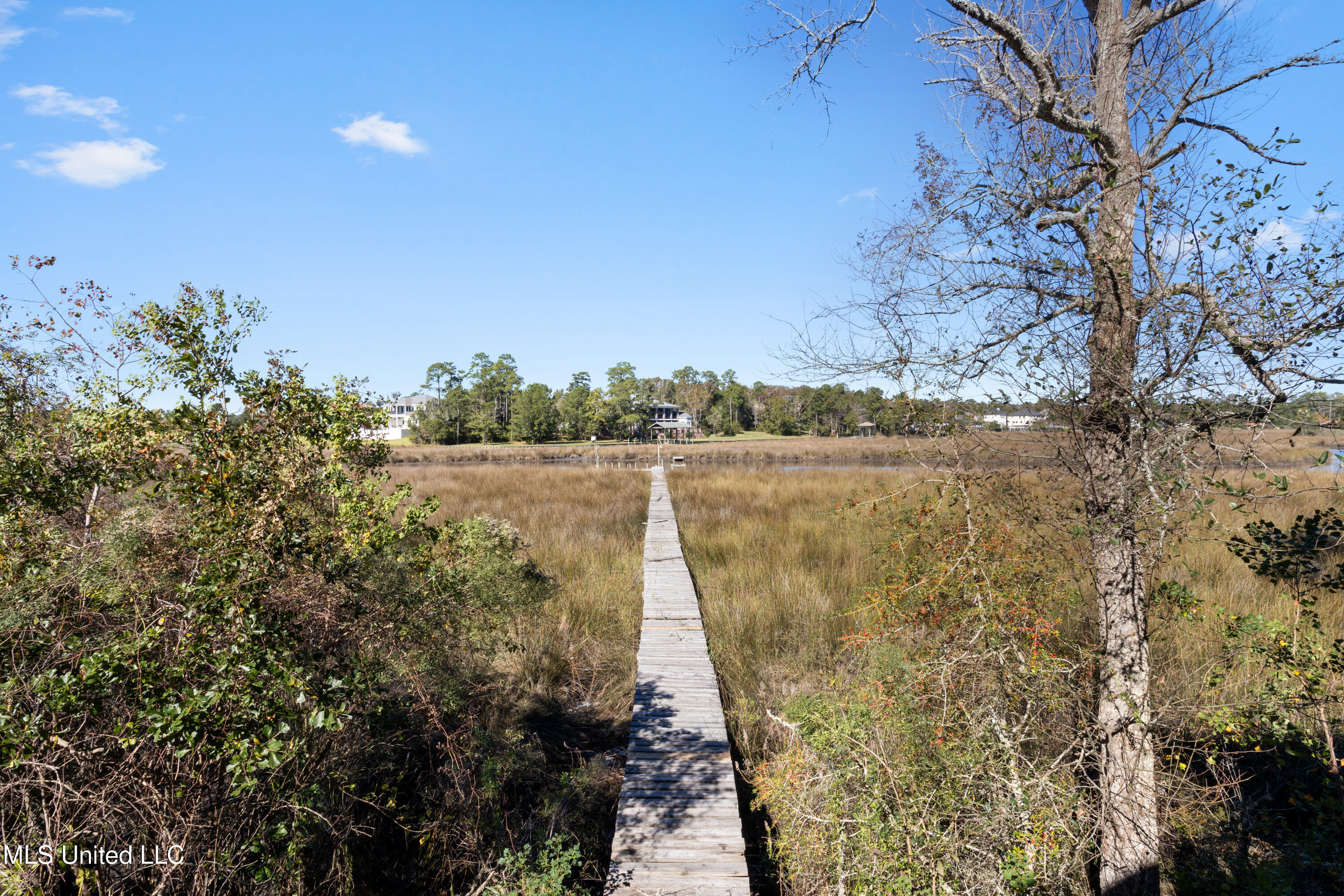 3333 Pine Circle Ocean Springs, MS 39564 - Photo 35 of 45 034