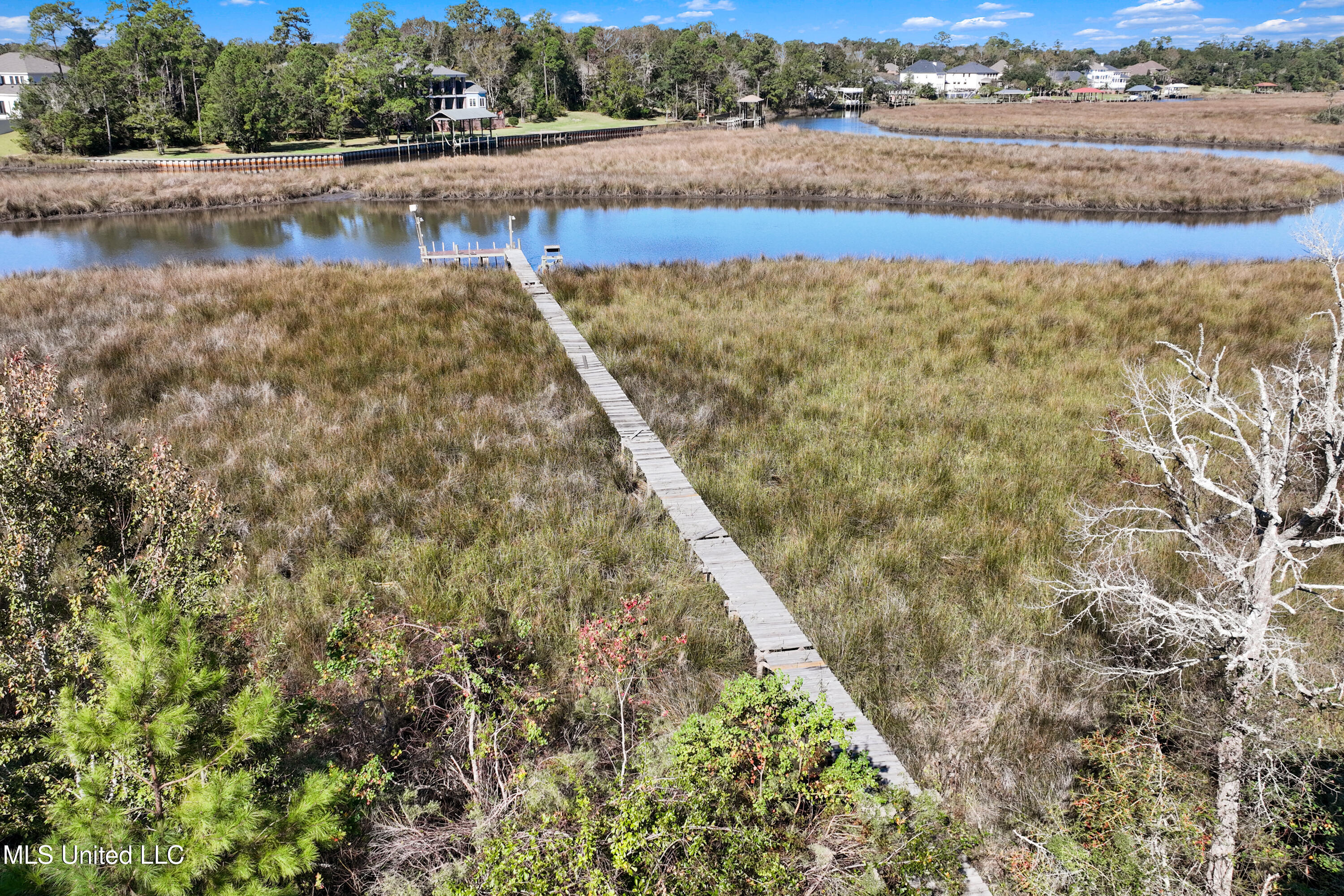 3333 Pine Circle Ocean Springs, MS 39564 - Photo 36 of 45 035