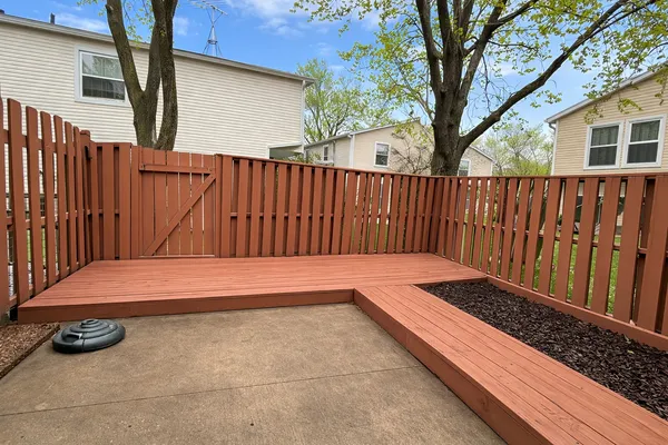 $2,395 | 2167 North Heather Lane, Unit 2167, Palatine, IL 60074