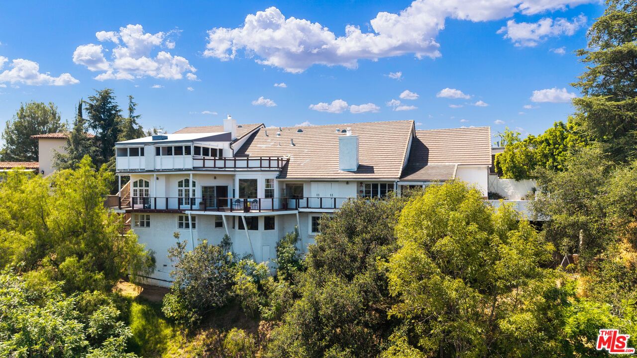 2312 Kimridge Road Beverly Hills, CA 90210 - Photo 3 of 60