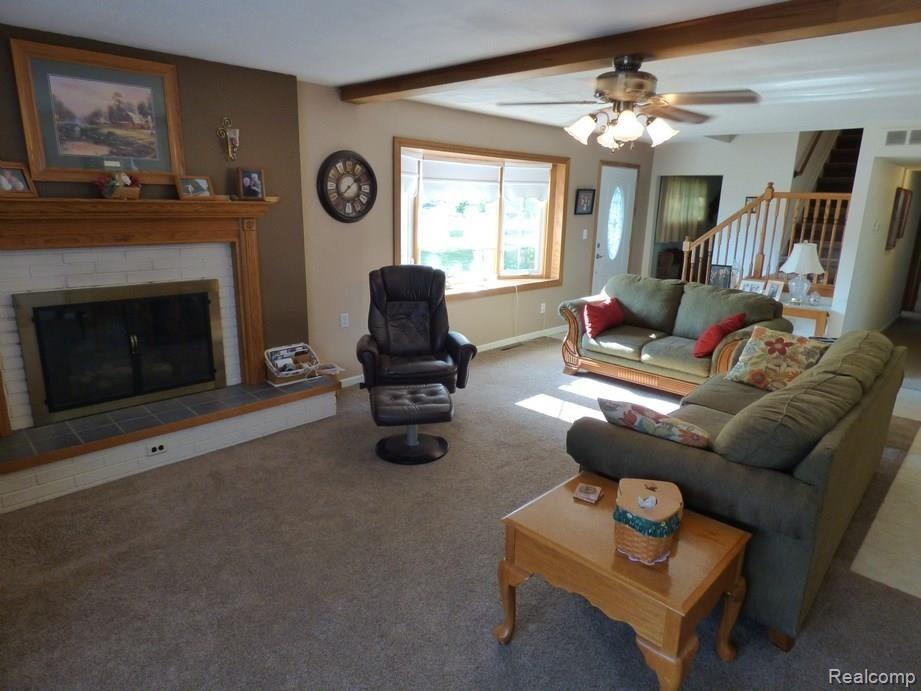 14641 Elwell Road Belleville, MI 48111 - Photo 11 of 36 P1110623.jpg