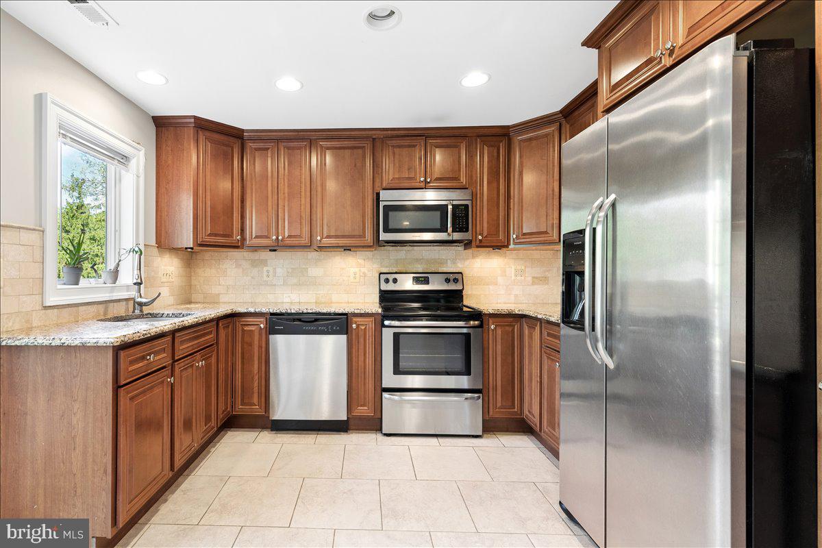 8350 Sycamore Road Millersville, MD 21108 - Photo 19 of 65