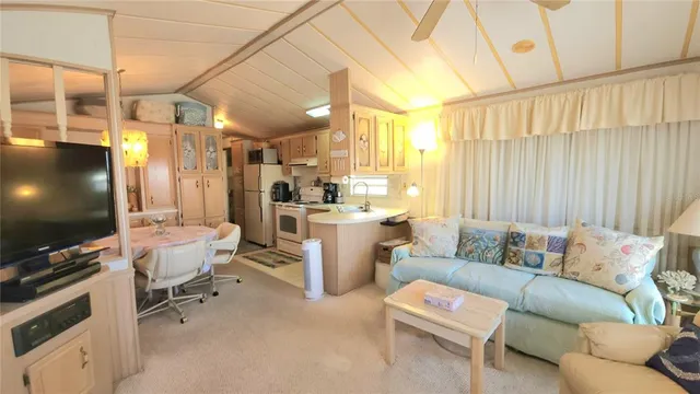 $114,900 | 3333 26th Avenue East, Unit 1219, Bradenton, FL 34208