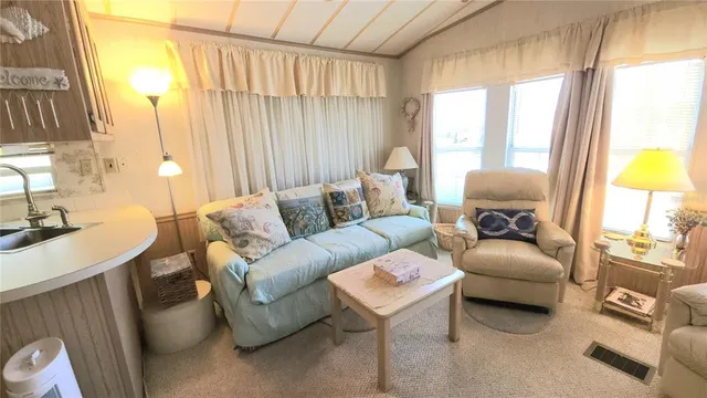 $114,900 | 3333 26th Avenue East, Unit 1219, Bradenton, FL 34208