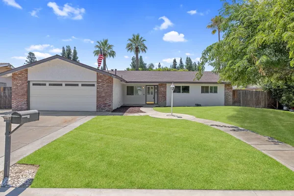 $439,900 | 3345 West Mill Creek Drive, Visalia, CA 93291